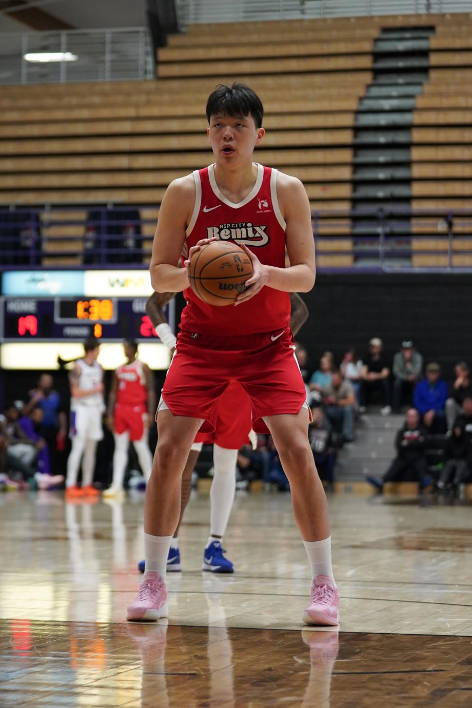 爱游戏平台体验-杨瀚森15+9+5 撕裂之城混音险胜山谷太阳